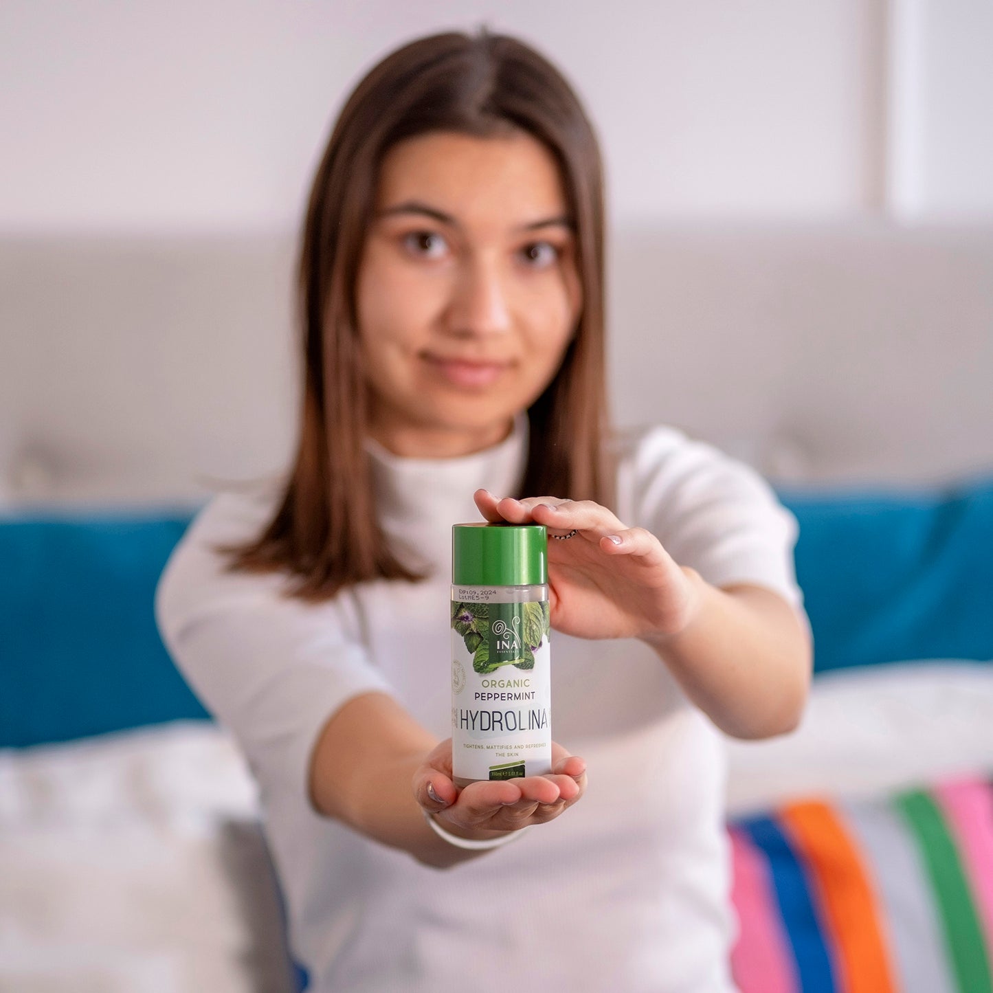 Organická voda z Máty peprné - Hydrolina pro napnutou pleť a Matný efekt