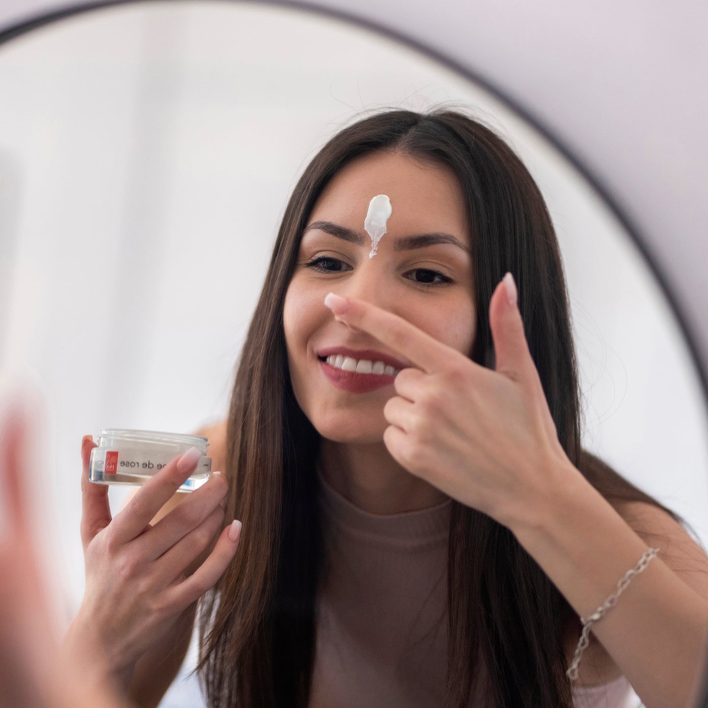 Crème de rose - hydratační krém na obličej s SPF 30 - vysoce obohacený o organický esenciální růžový olej