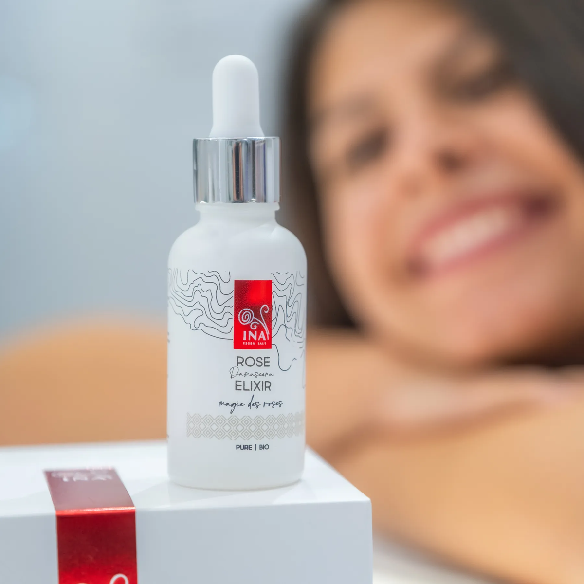 Kupte si 2 aktivní hydratační krémy, získejte 1 pleťové sérum proti stárnutí zdarma