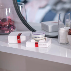 Crème de rose - hydratační krém na obličej s SPF 30 - vysoce obohacený o organický esenciální růžový olej