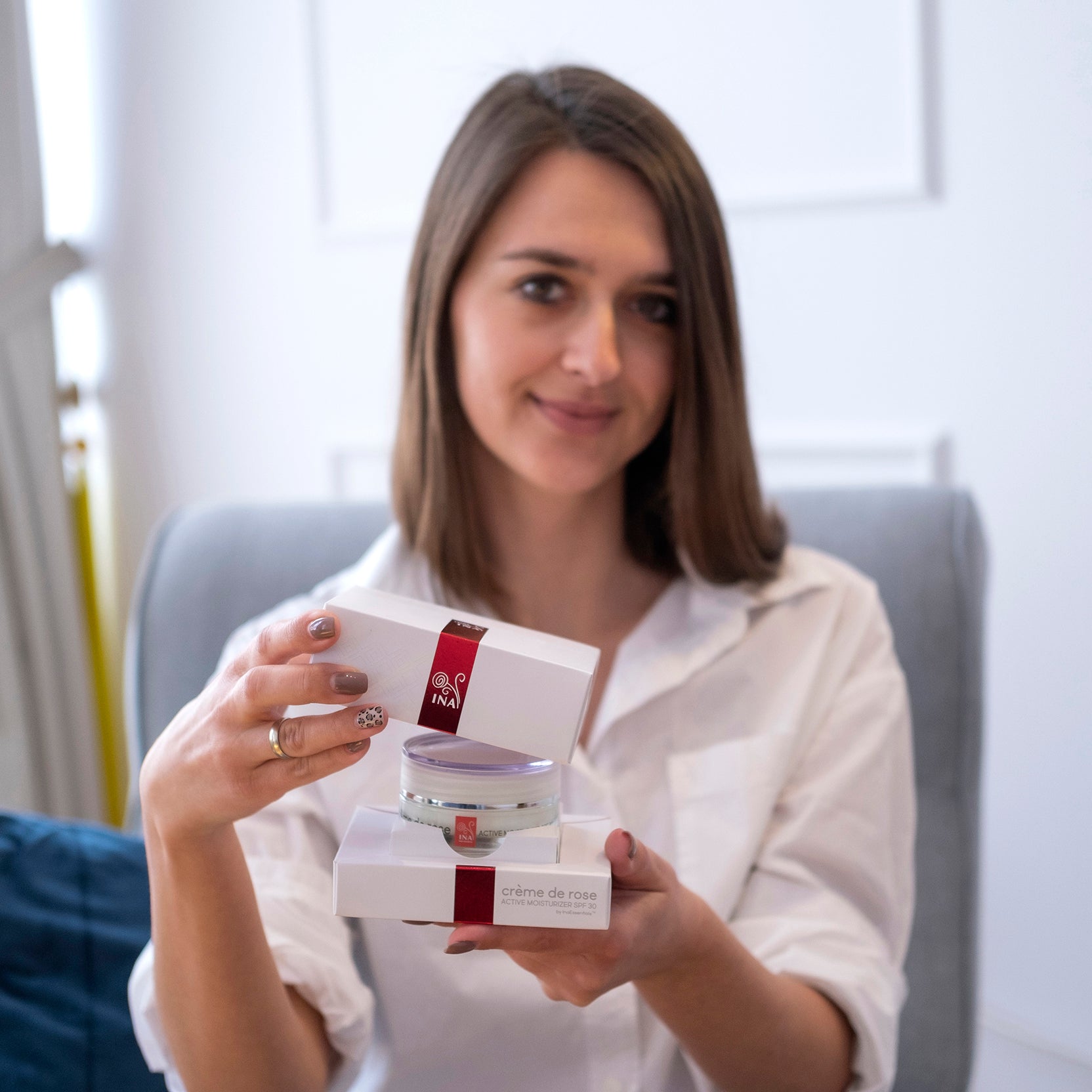 Crème de rose - hydratační krém na obličej s SPF 30 - vysoce obohacený o organický esenciální růžový olej