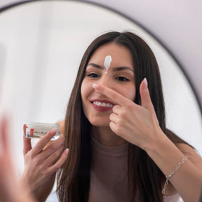 Crème de rose - hydratační krém na obličej s SPF 30 - vysoce obohacený o organický esenciální růžový olej