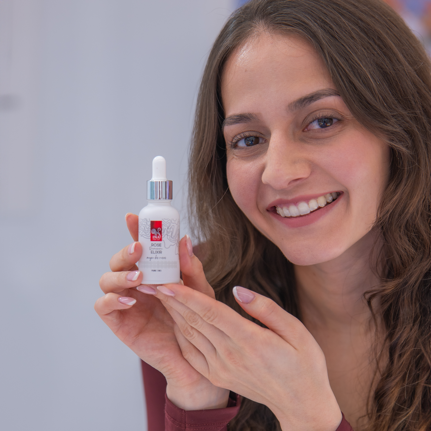 Kupte 1 Hydratační denní krém na obličej a 1 Anti-Age Sérum, Získejte 1 Oční krém Zdarma